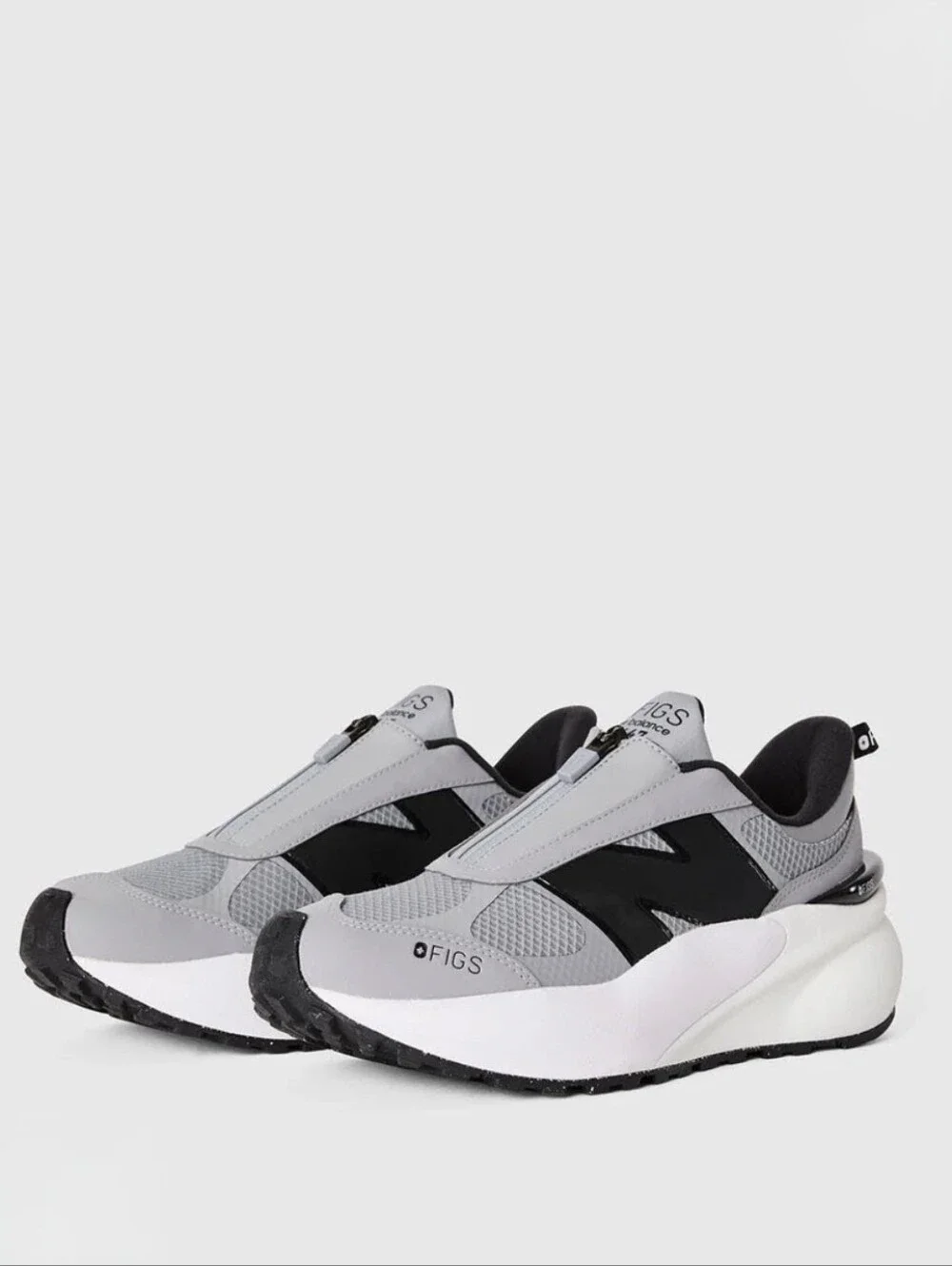 FIGS New Balance 3447 Water Resistant Zip Nursing Shoes Size 10 Grey Black EUC